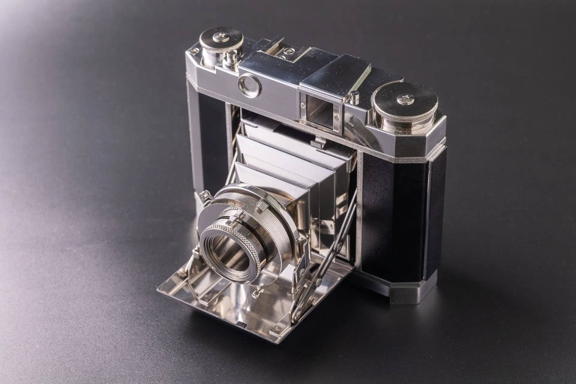 IIJIMA Press Co.